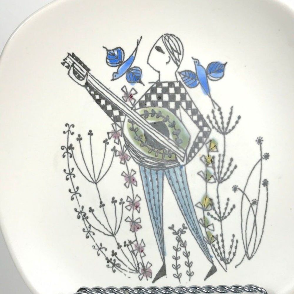 Stavangerflint Danish modern Man with the Mandolin Hand painted Plate, retro MCM - Picture 2 of 9